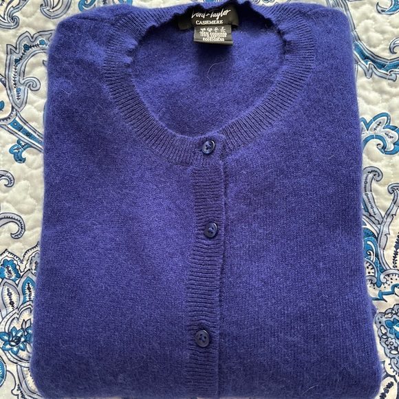 Lord and Taylor 100% Cashmere Sweater S - Picture 5 of 5